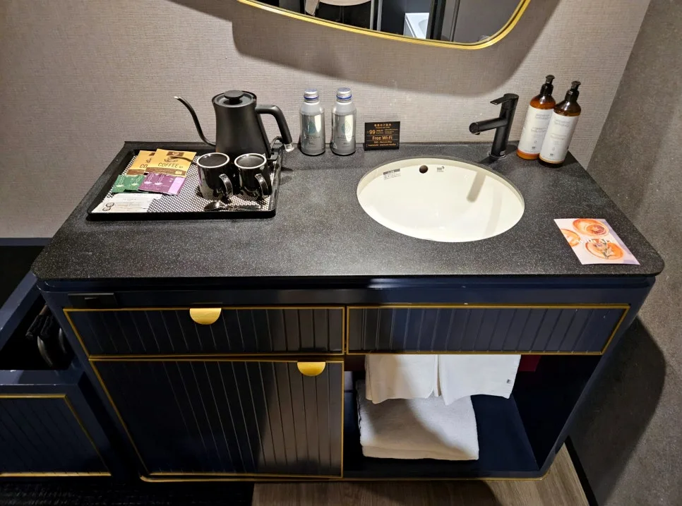 sink area shelf