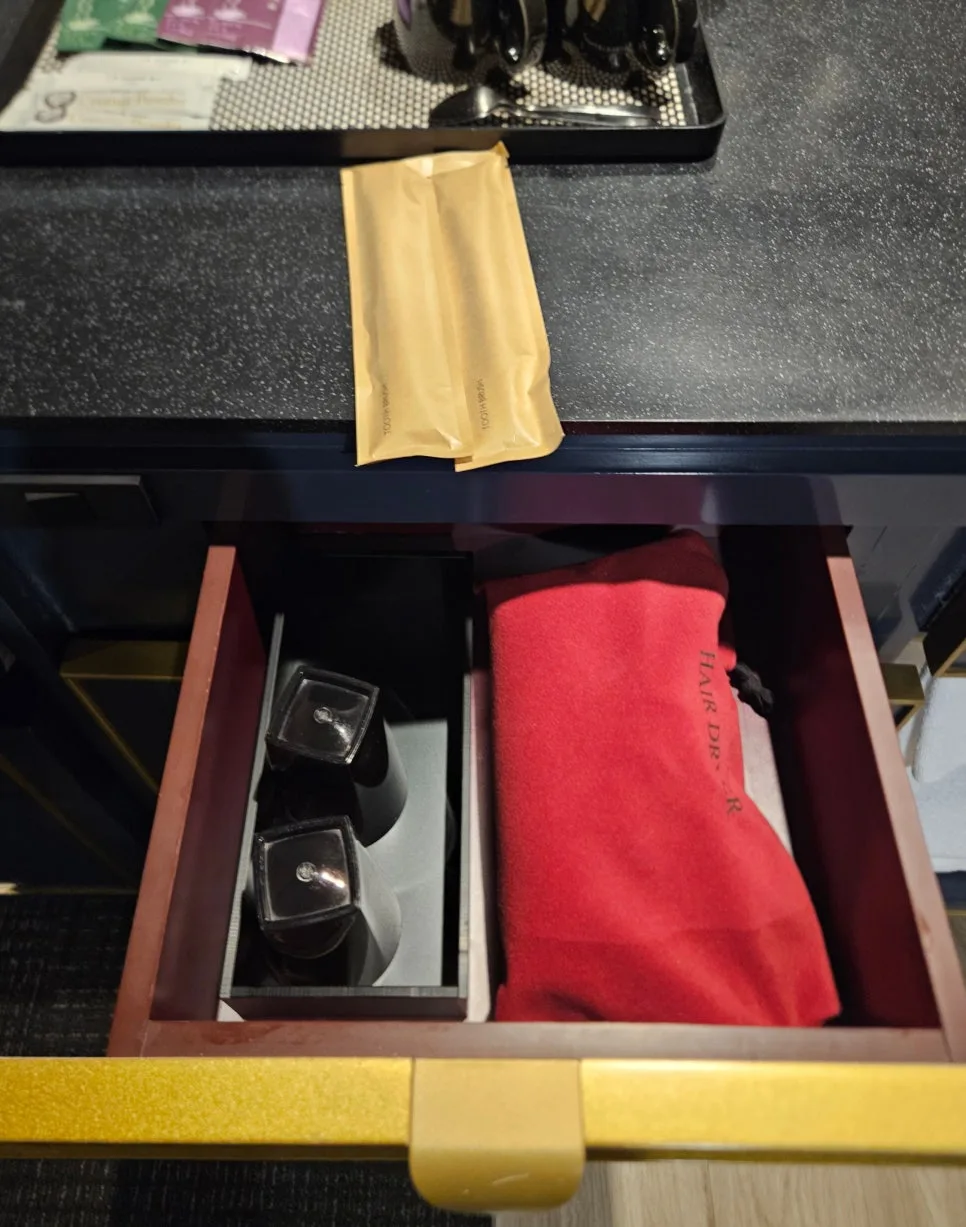 drawer amenities