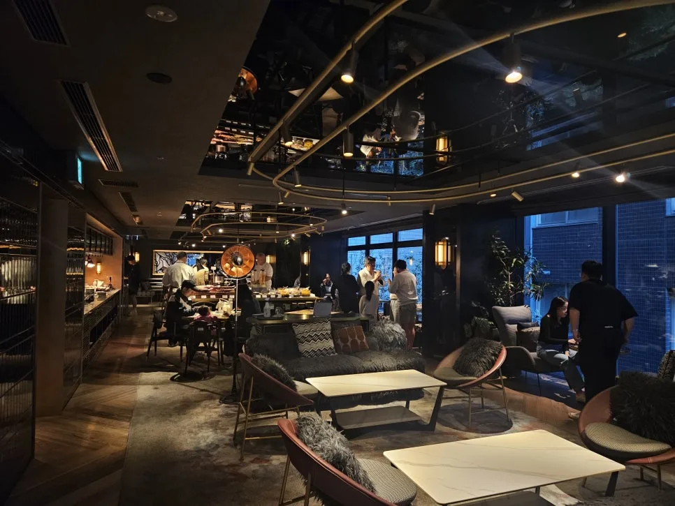 breakfast seating