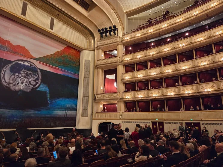Vienna State Opera Review: Watching Tosca at the Vienna Opera House in Vienna, Austria