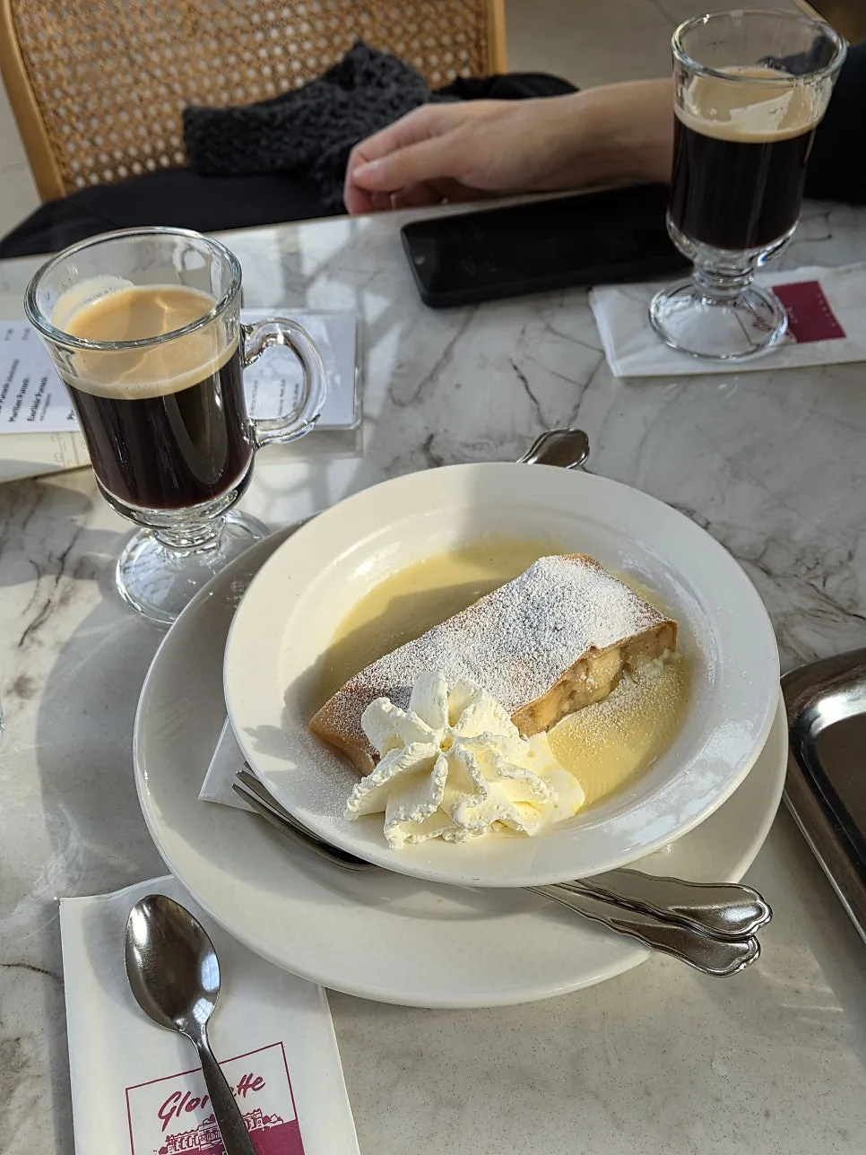 Apfelstrudel 蘋果捲