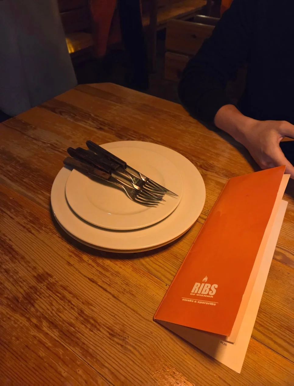 Ribs of Vienna 餐具與菜單