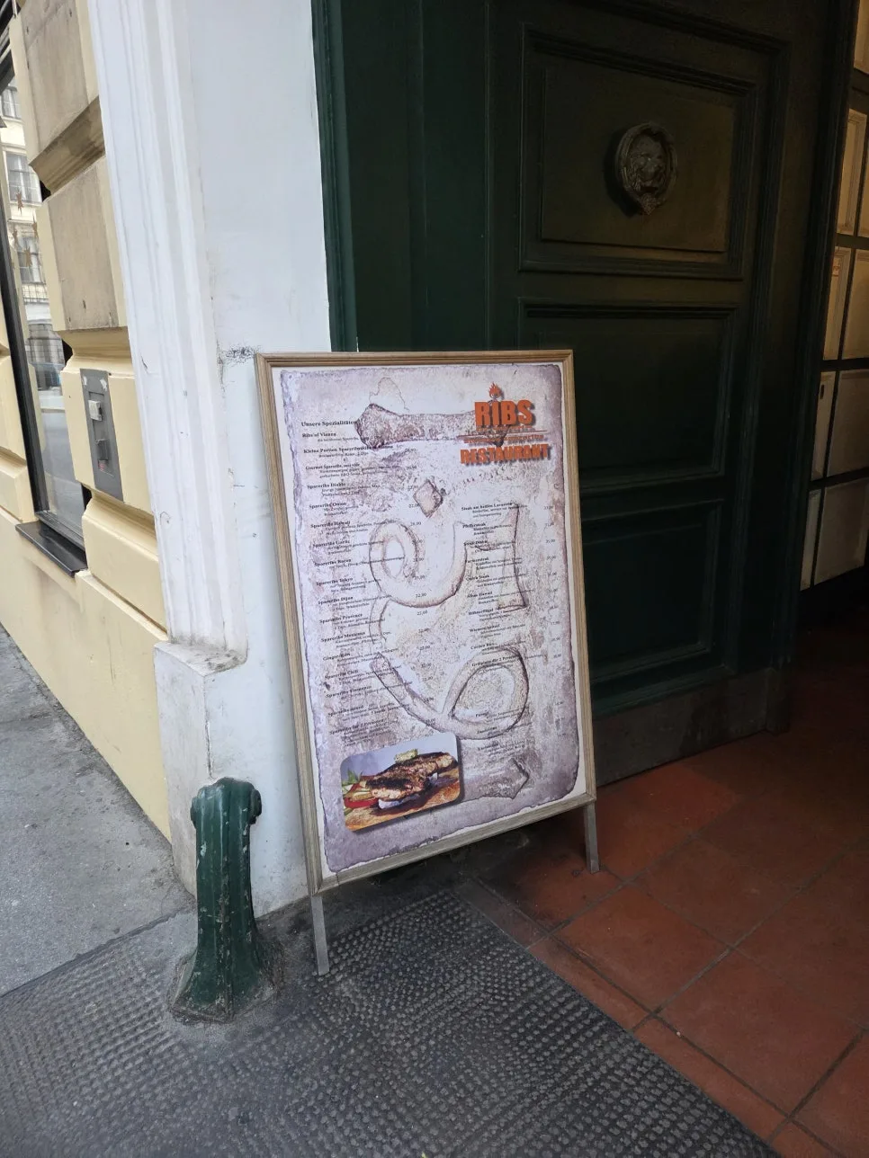 Ribs of Vienna 門口菜單