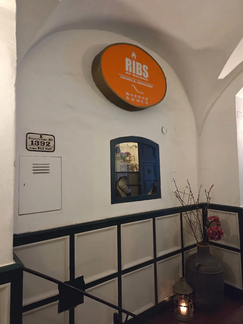 Ribs of Vienna 地下室入口
