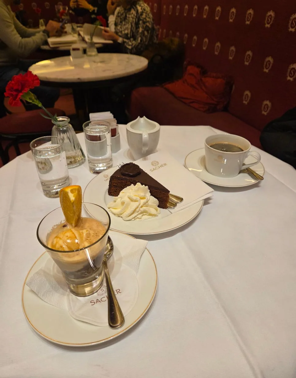 Affogato 與熱咖啡