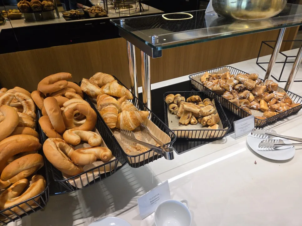 Vienna Lounge麵包區