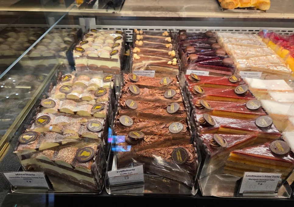 Café Mozart 甜點展示