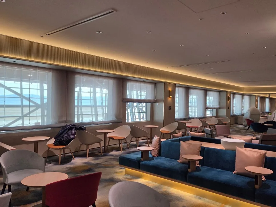 KIX Lounge Kansai 跑道景觀座位