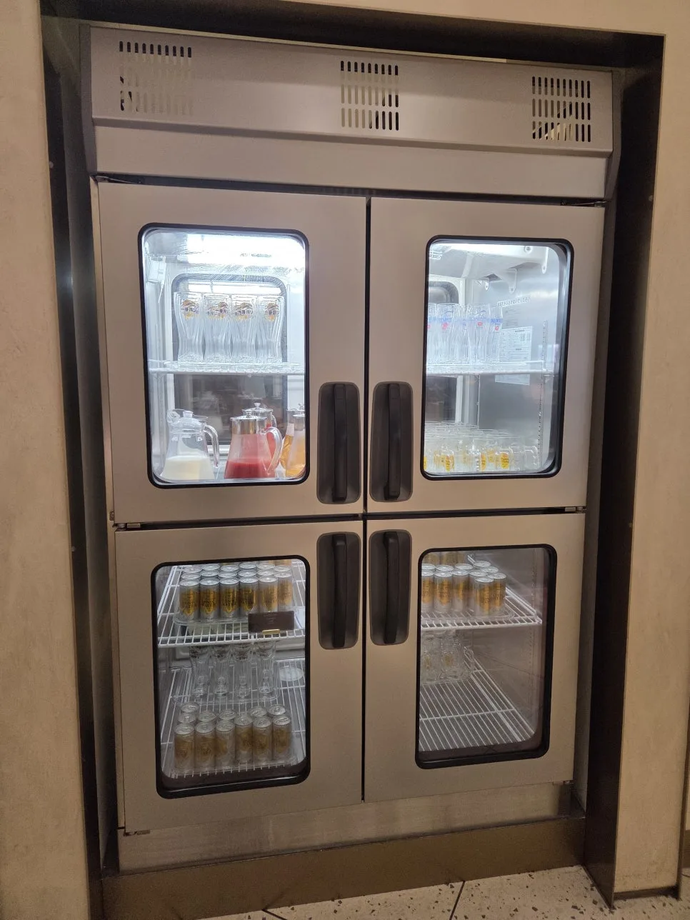 KIX Lounge Kansai 冷藏飲品