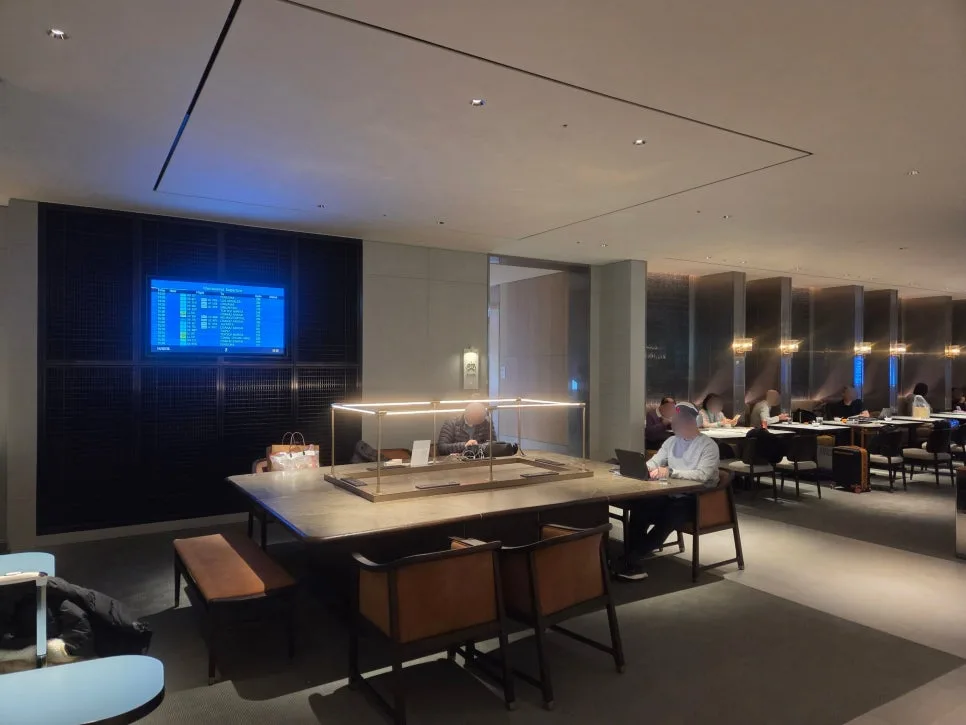 more lounge seating
