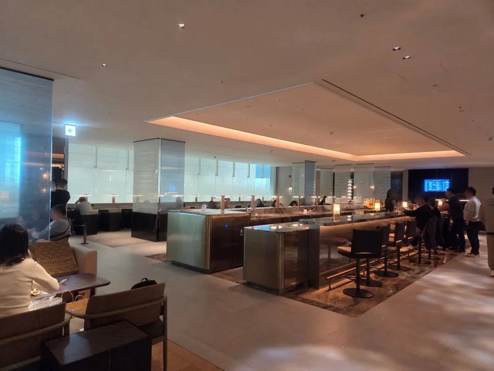 bar area in lounge