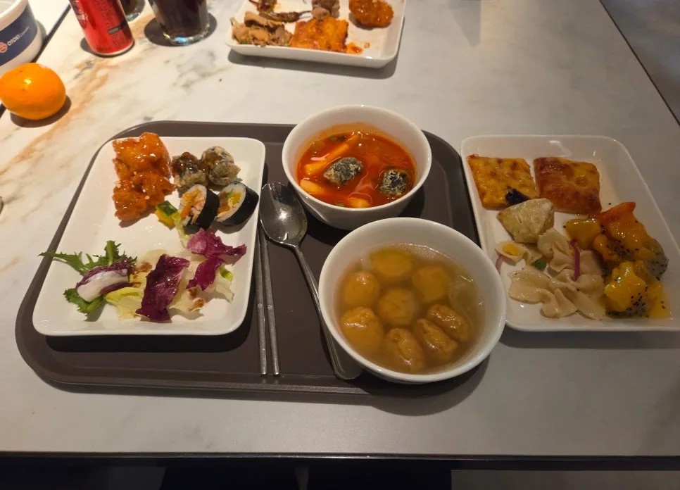 food plate from lounge