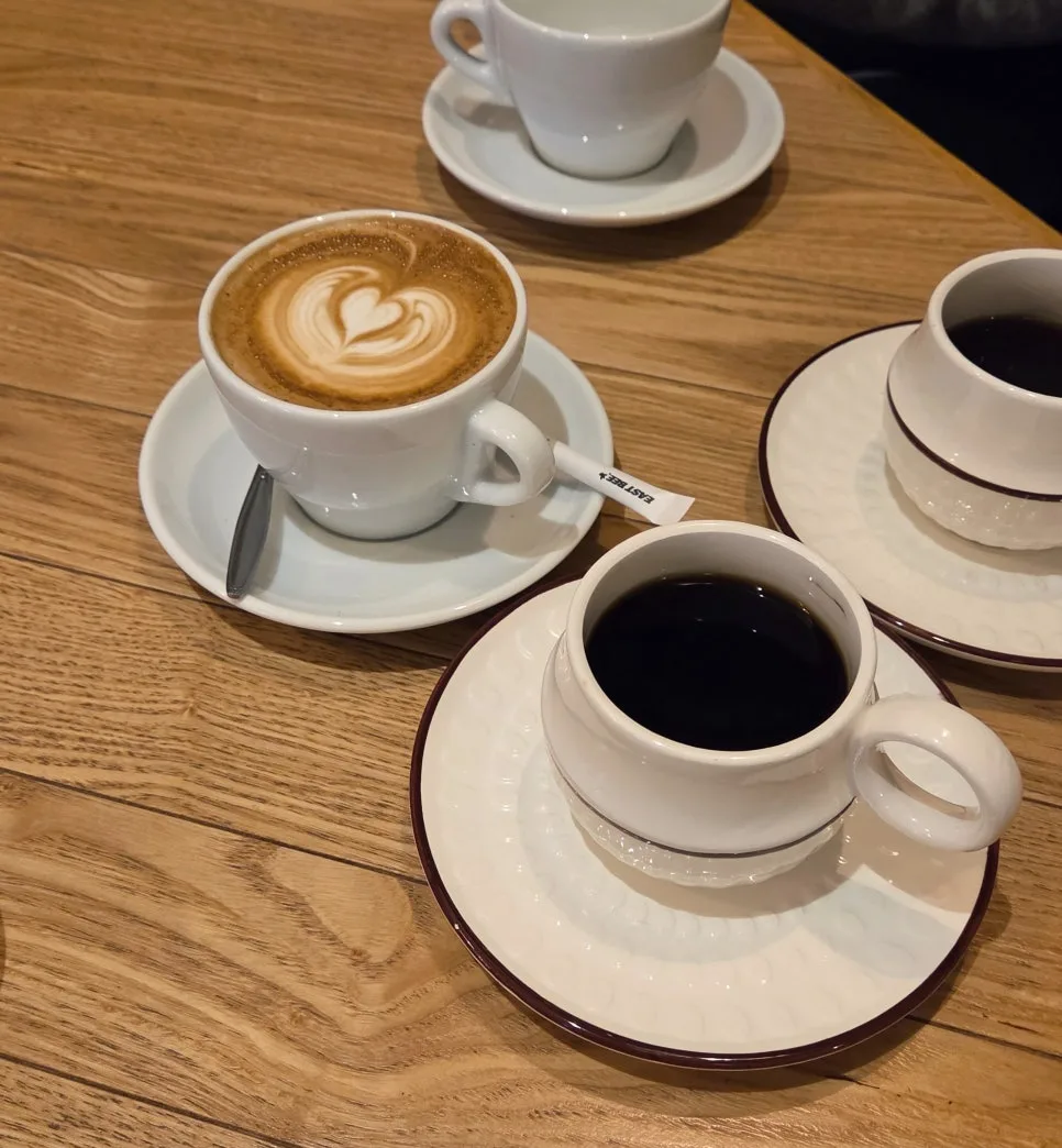 Latte at Lester Coffee in Nago