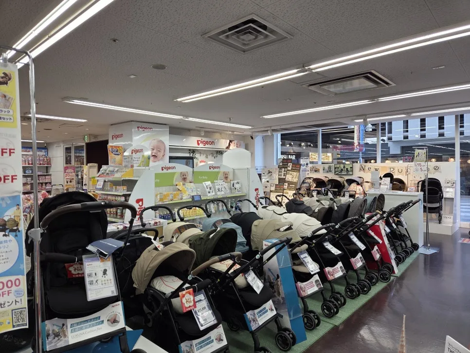 大阪難波 Toys“R”Us 與 Babies“R”Us 店內入口
