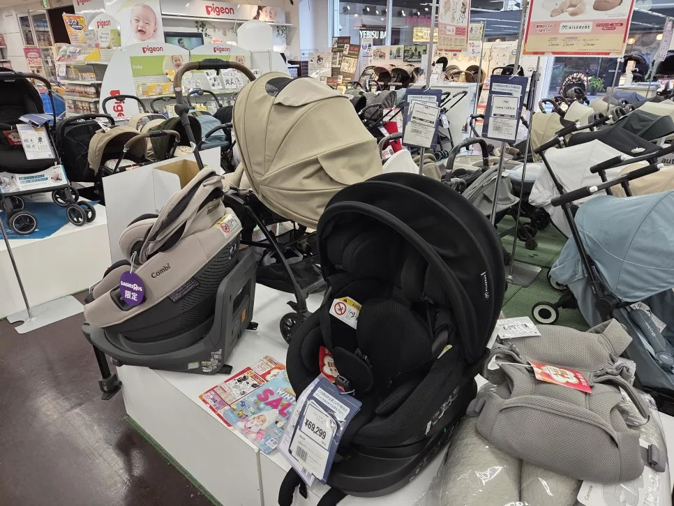 嬰兒推車與汽車安全座椅區