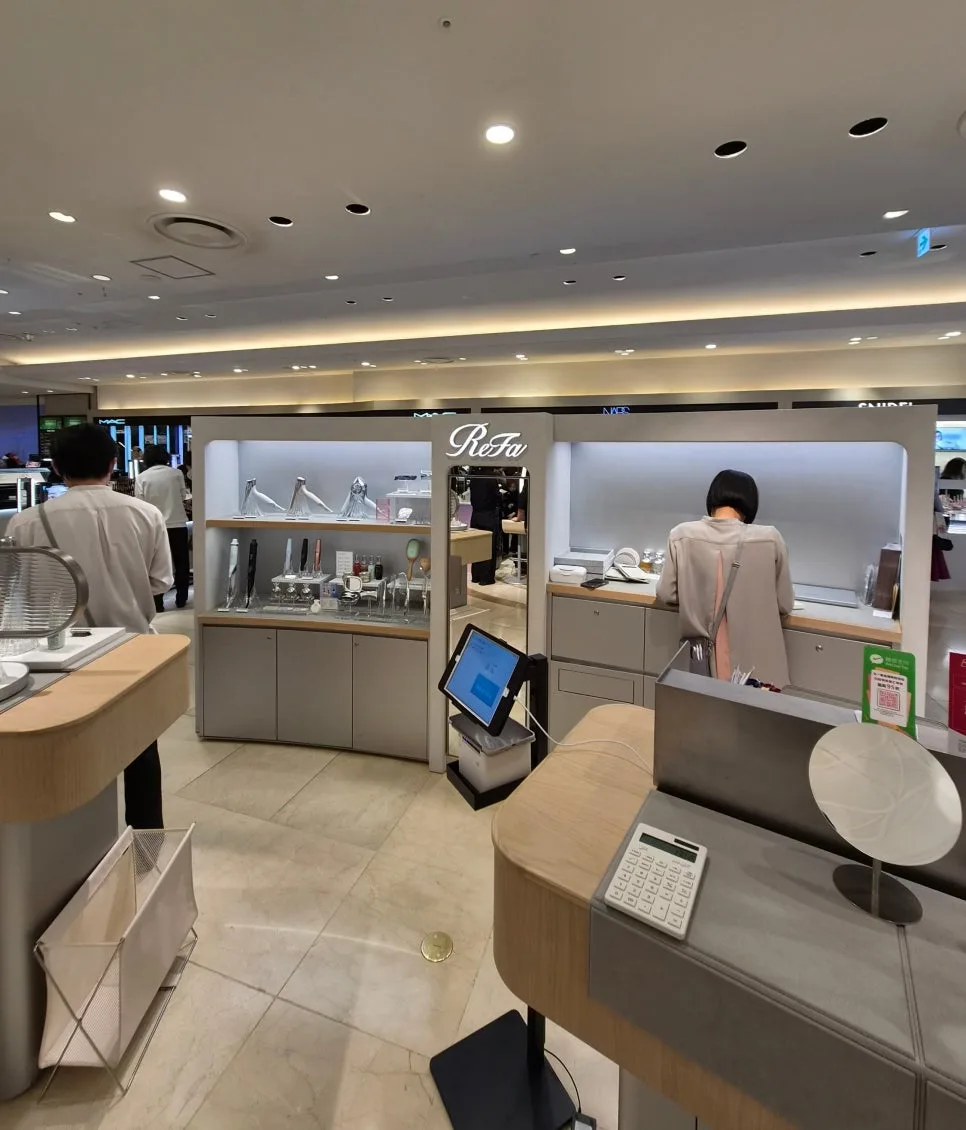 ReFa brush Osaka display at Hankyu Umeda